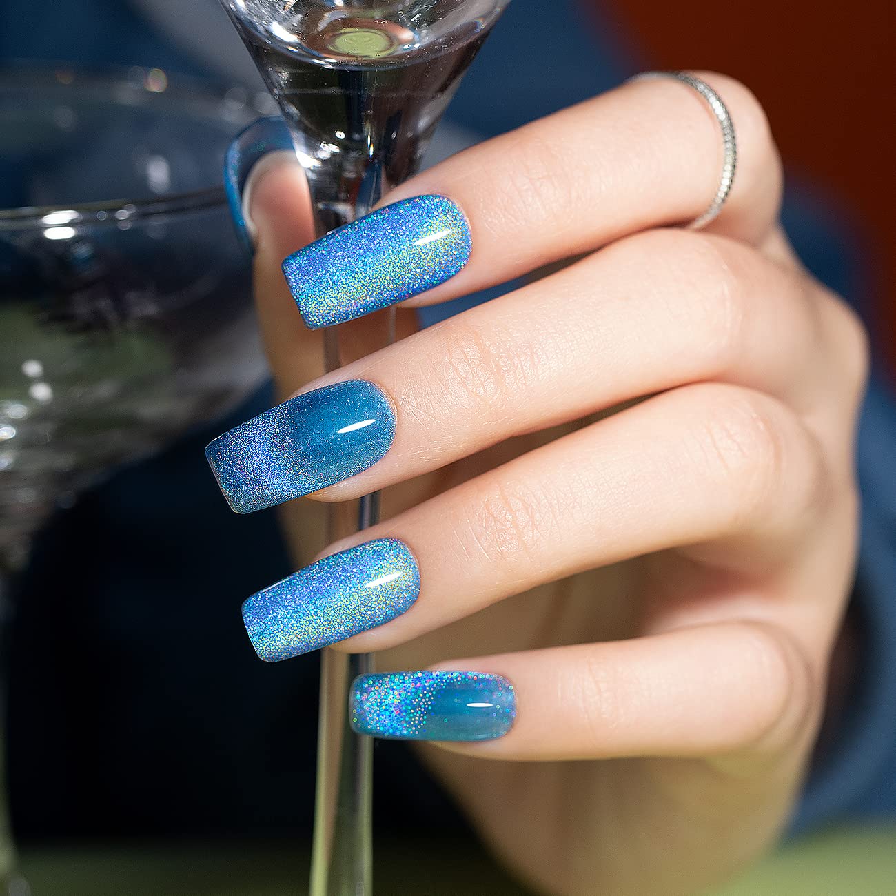 RARJSM Cat Eye Gel Nail Polish, Galaxy Chameleon Magnetic Gel Polish Blue Holographic Glitter Soak Off U V L E D DIY Manicure Art for Salon Designs and Home DIY 7.5ML/0.26fl oz